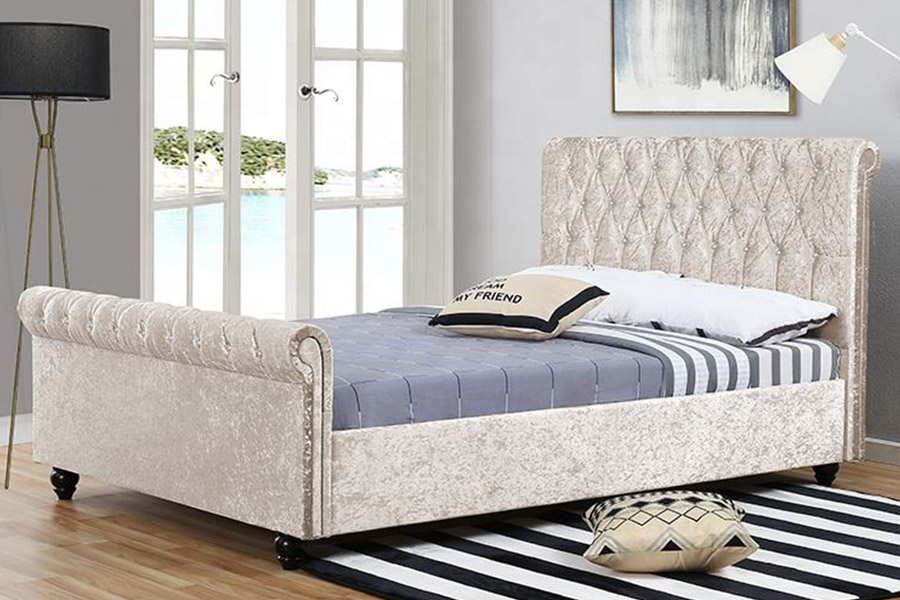 1366 Leaba Sleigh Nua-Aimseartha Fabraic Velvet Leaba Upholstered