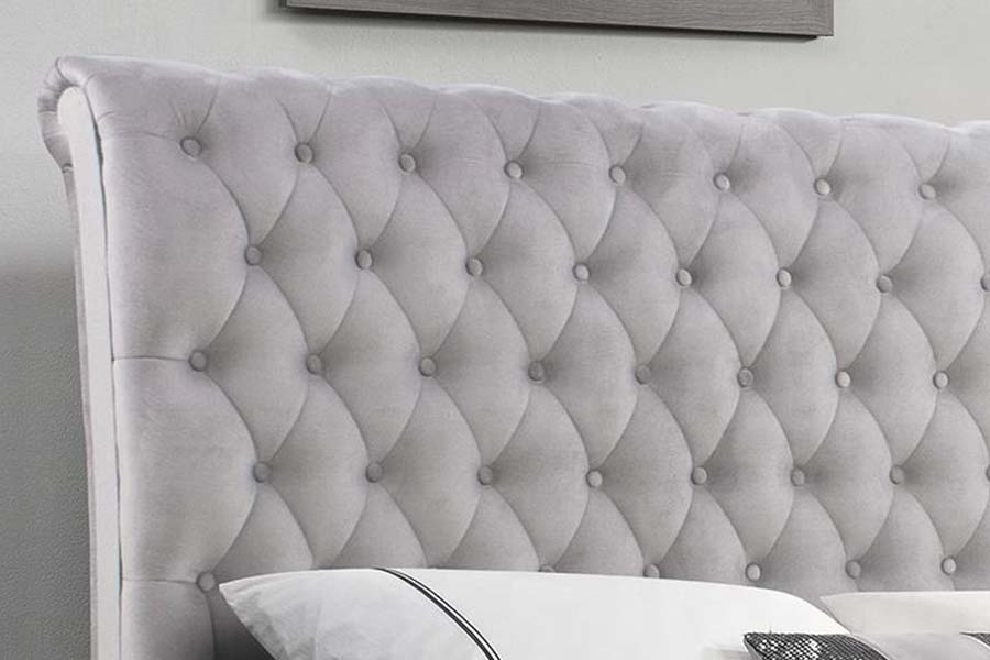 1563 Leaba Clasaiceach Sleamhnáin Leaba Upholstered