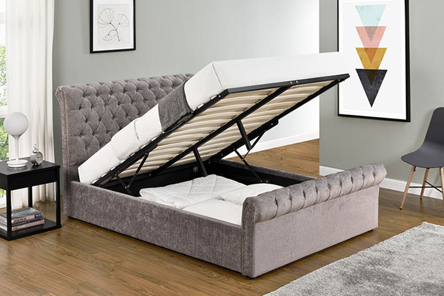 Fráma Leaba Stórála Ottoman Sleigh Chenille-Velvet 1208G Chesterfield